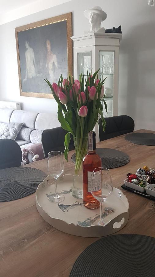 Romantyczny Apartament Happy 16 Basen & Kort Tenisowy, Ochrona 24 H - Dla Maksymalnie 6 Osob Поберово Екстериор снимка