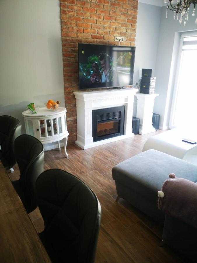 Romantyczny Apartament Happy 16 Basen & Kort Tenisowy, Ochrona 24 H - Dla Maksymalnie 6 Osob Поберово Екстериор снимка