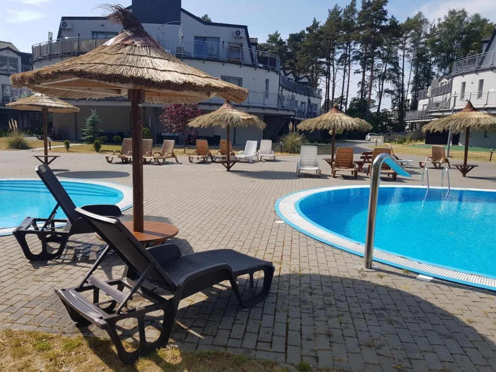 Romantyczny Apartament Happy 16 Basen & Kort Tenisowy, Ochrona 24 H - Dla Maksymalnie 6 Osob Поберово Екстериор снимка